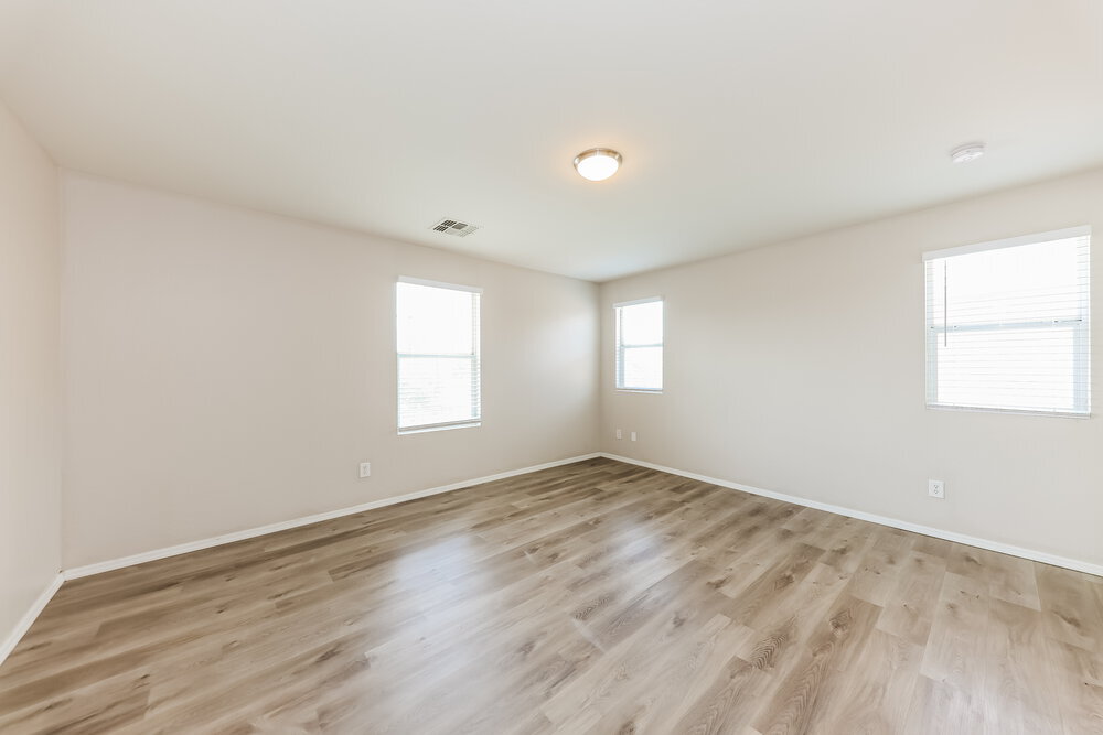 Building Photo - 3815 S 52nd Ln