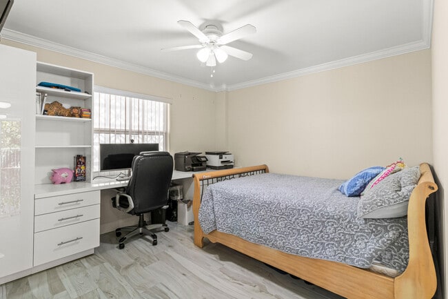 Building Photo - 3580 S Ocean Blvd