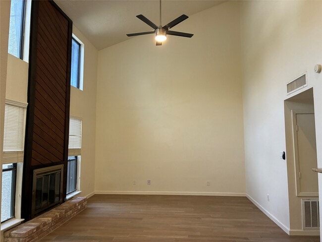 Building Photo - 6401 Deihl Rd