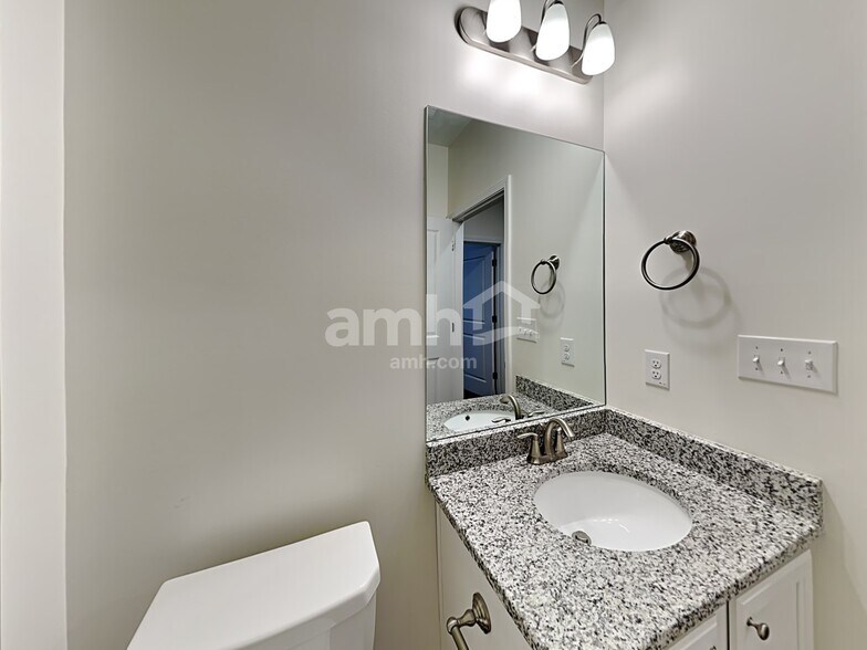 Building Photo - 4329 Longfellow Dr