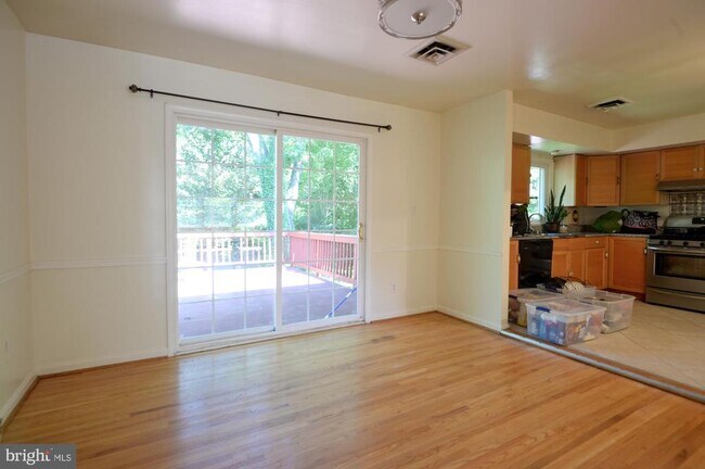 Building Photo - 3409 Beverly Dr