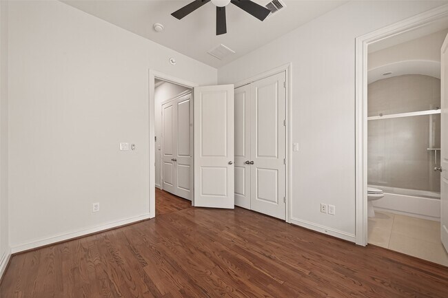 Building Photo - 3217 Maxroy St