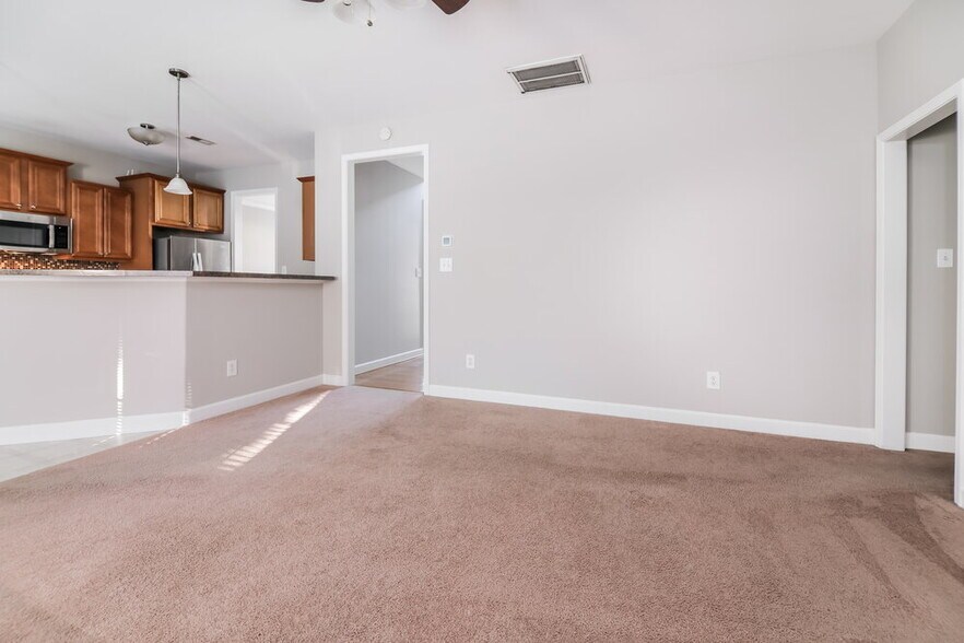 Building Photo - 1214 Braemar Highland Dr
