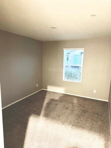 Building Photo - 30485 Village Terrace Dr