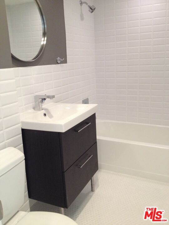 Building Photo - 18203 Coastline Dr