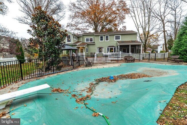 Building Photo - 24 Camelia Ct