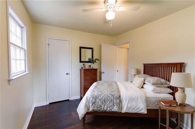 Building Photo - 5791 Lisa Ln