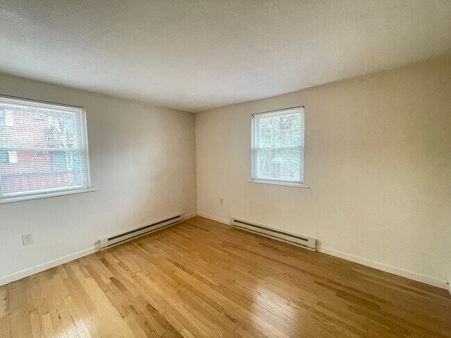 Building Photo - 175 Loudon Rd