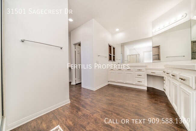 Building Photo - 31501 Sagecrest Dr