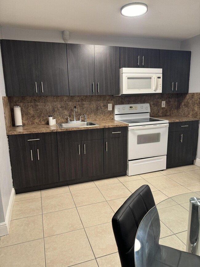 Building Photo - 3451 48th Ln S