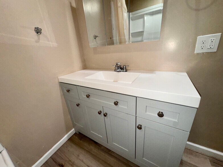 Building Photo - 4332 Jackman Rd