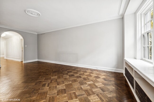 Building Photo - 73 E Elm St