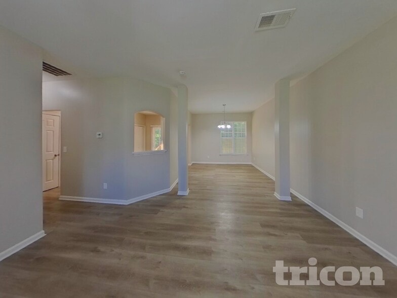 Building Photo - 3046 Willamette Valley Dr