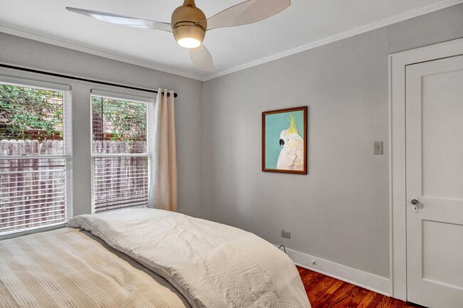Building Photo - Charming 3 Bedroom Home in Historic District