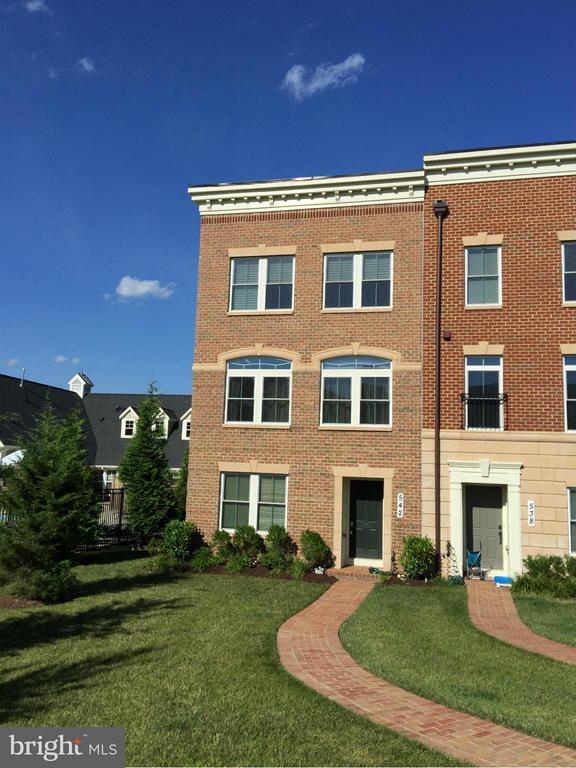 Building Photo - 542 Rudbeckia Pl