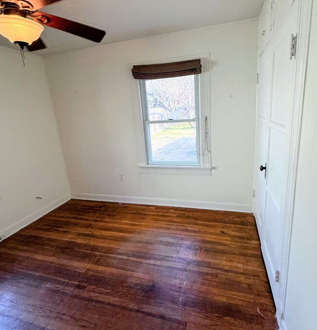 Building Photo - 3BR/2BA Cottage-Style Home, offering timeless character for Lease