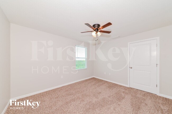 Building Photo - 5227 San Palermo Dr