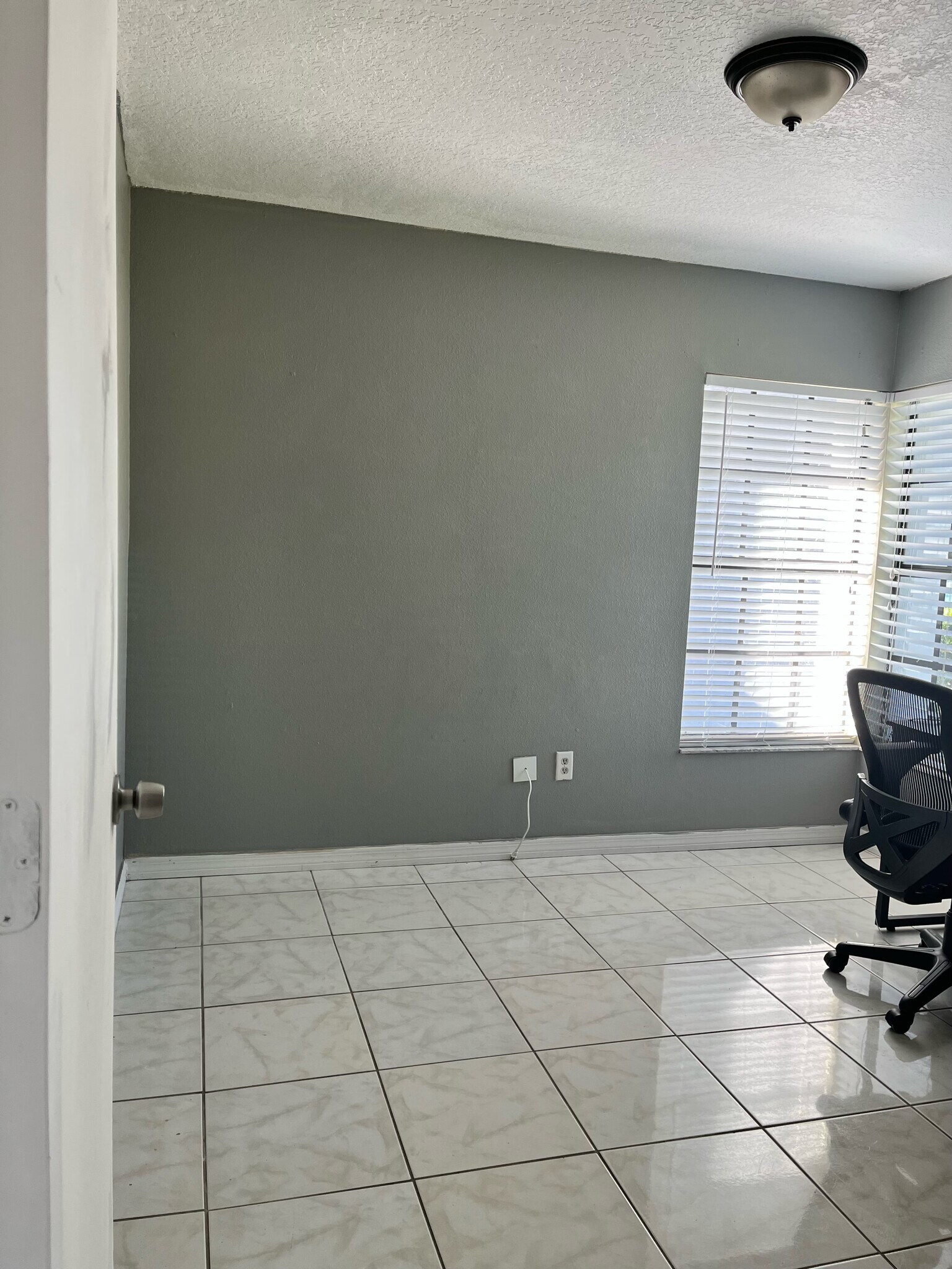 Building Photo - 111 Rosewood Ct