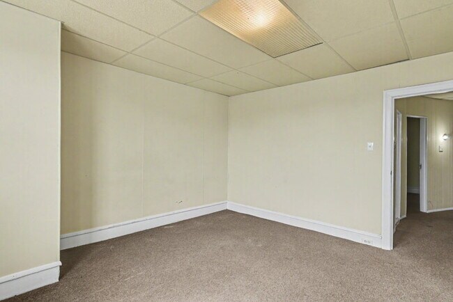 Building Photo - 5335 Willows Ave