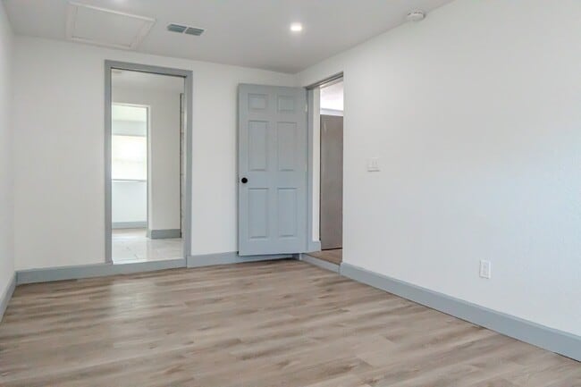 Building Photo - 217 Betty Ave