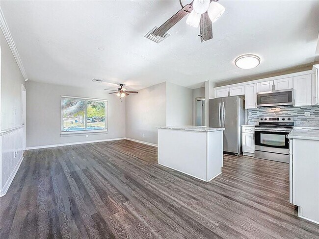 Building Photo - 7401 16th St N