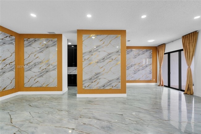 Building Photo - 758 Lake Wellington Dr