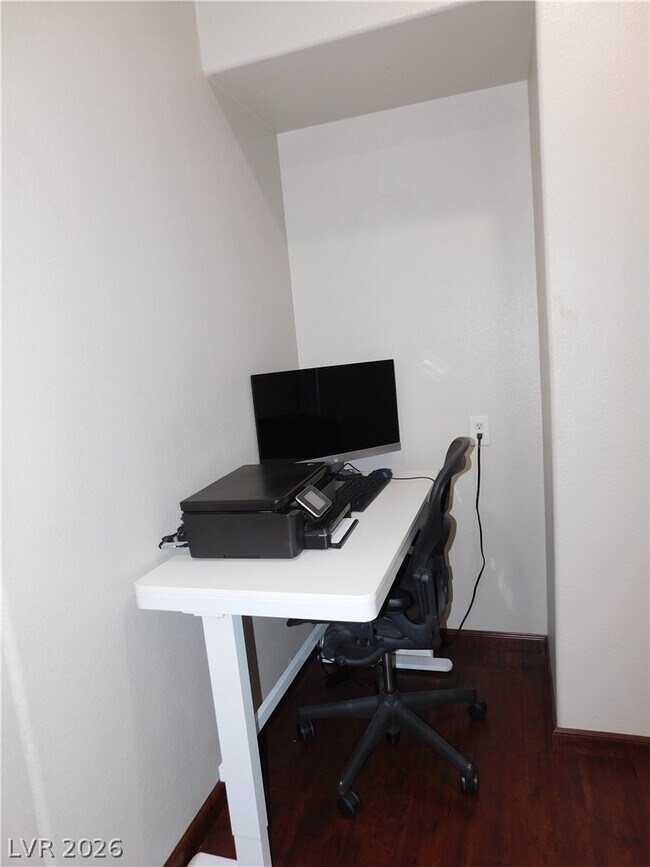 Building Photo - 3965 Palm Beach St