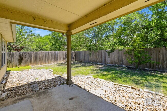Building Photo - 228 Pearl Lake Dr
