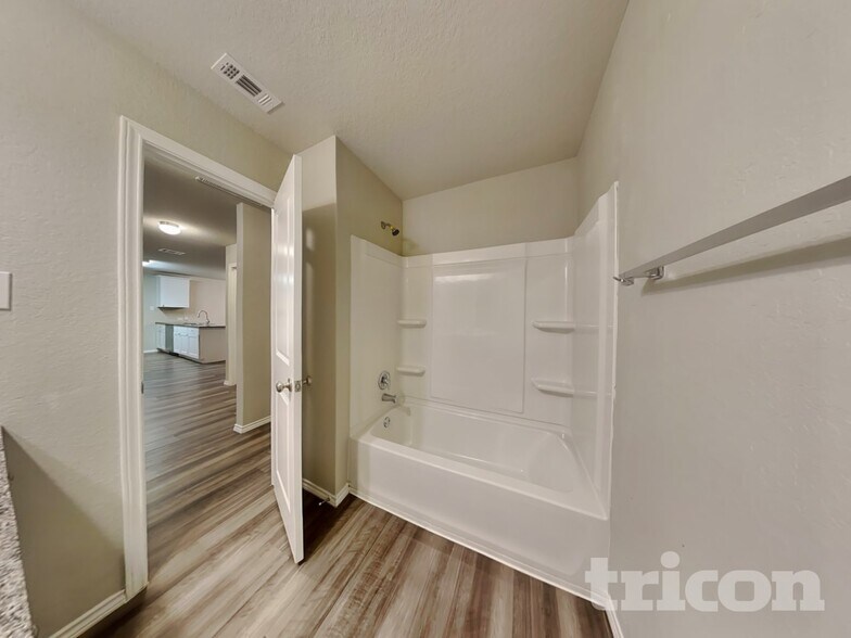 Building Photo - 2423 Pechora Pipit