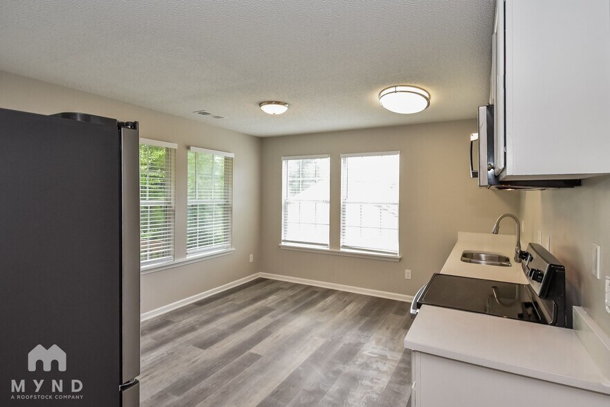 Building Photo - 7953 Lake Wind Ct