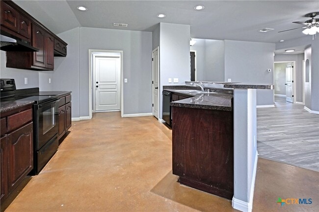 Building Photo - 2207 Hazelwood Dr