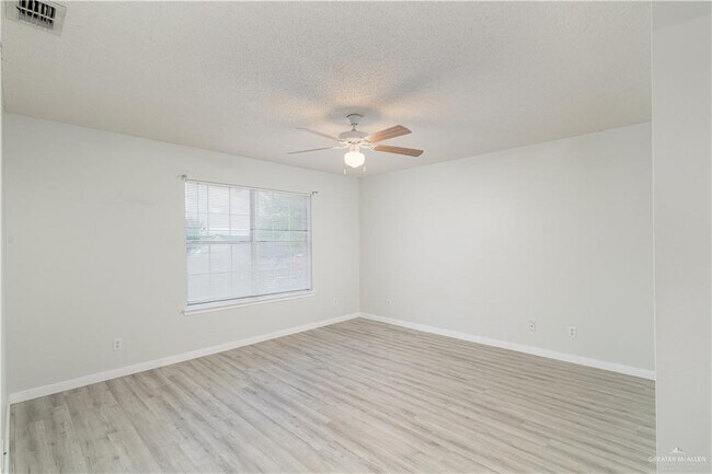 Building Photo - 17 West St