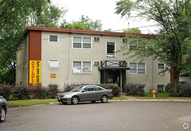 Building Photo - Buron Circle Apartments