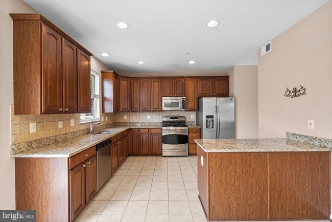 Building Photo - 7129 Water Oak Rd