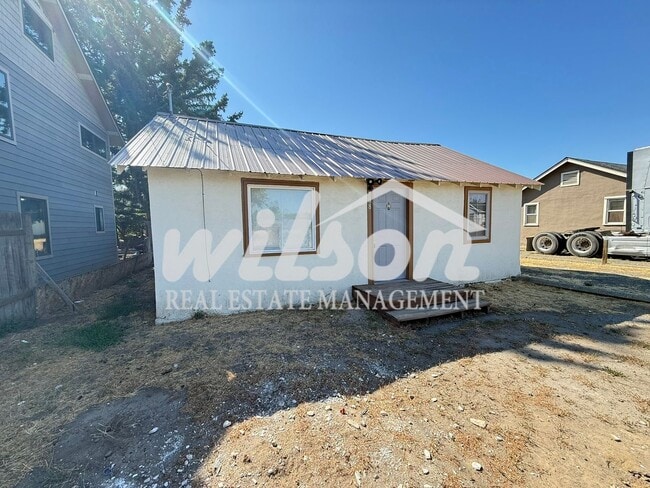 Primary Photo - 3-Bedroom 1 - Bathroom Home Near Local Ame...