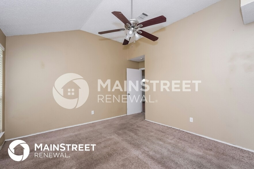 Building Photo - 837 Foxridge Dr