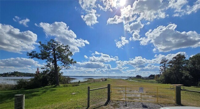 Building Photo - 1634 Dolphin Dr