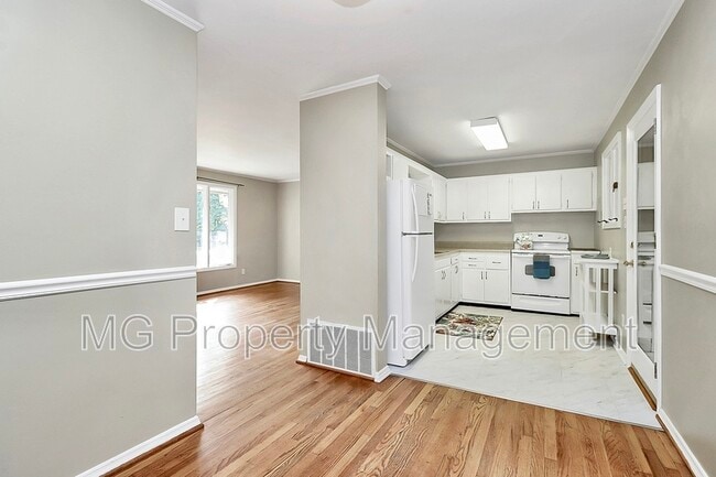 Building Photo - 5022 Furman Pl