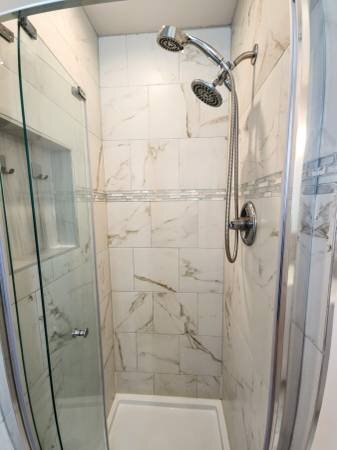 Shower - 711 Clarinada Ave