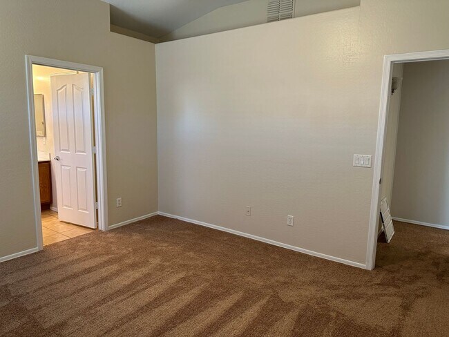 Building Photo - Great 3 bedroom 2 bath home -- COMING SOON
