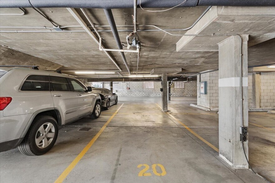 Building Photo - 2411 Prospect Ave