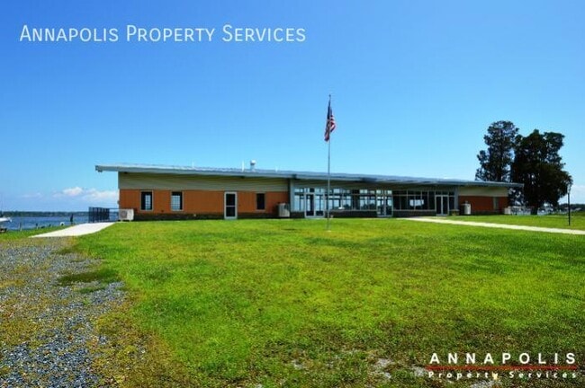 Building Photo - 858 Selby Blvd