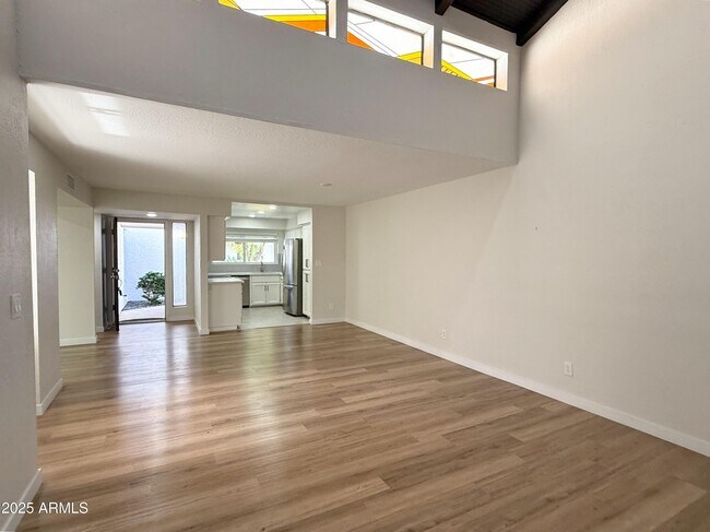 Building Photo - 6533 N Maryland Cir