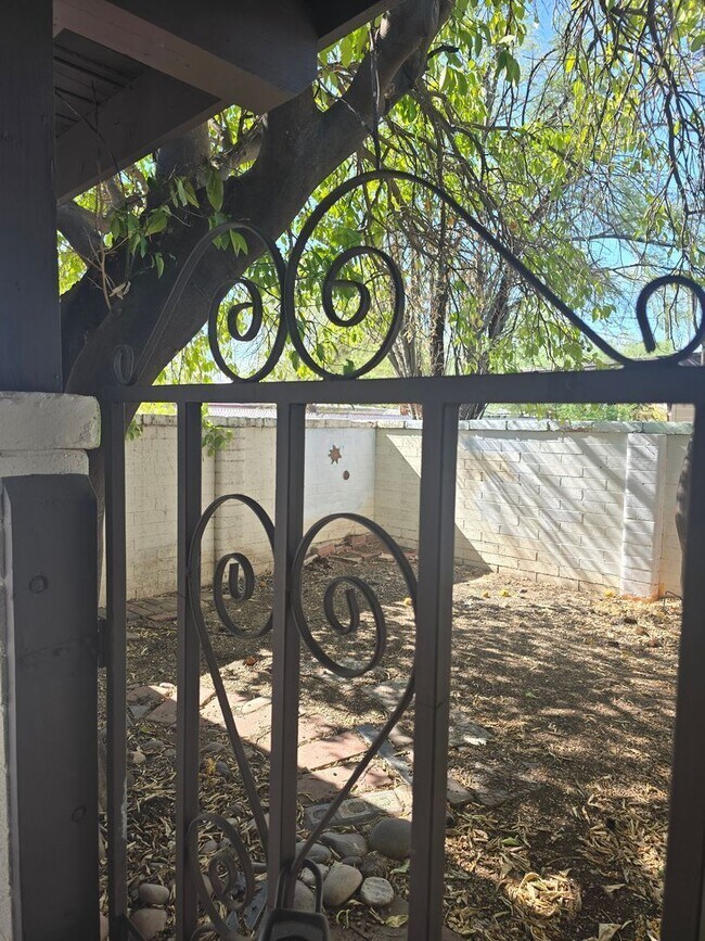 Building Photo - 3501 E 3rd St