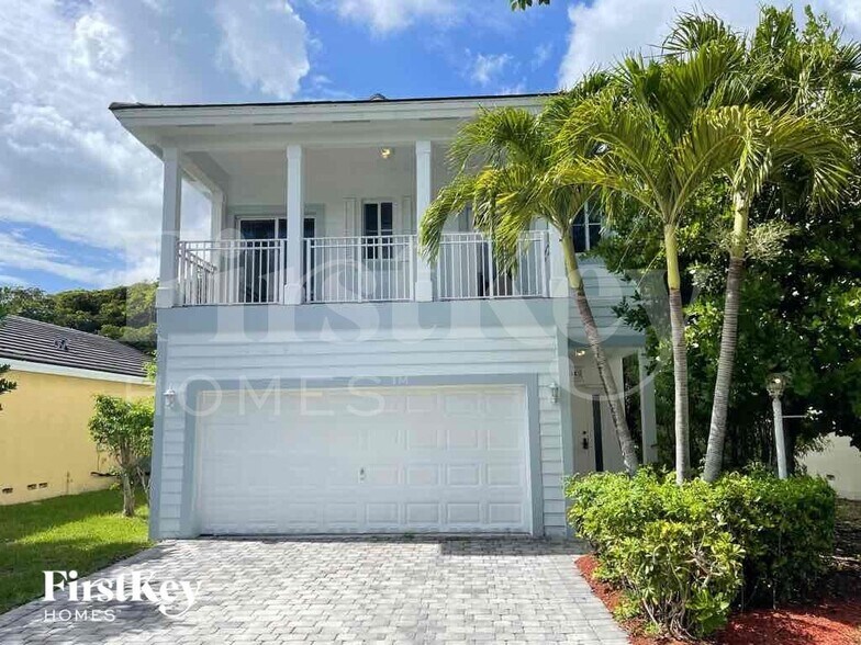 Building Photo - 3143 NE 4th St