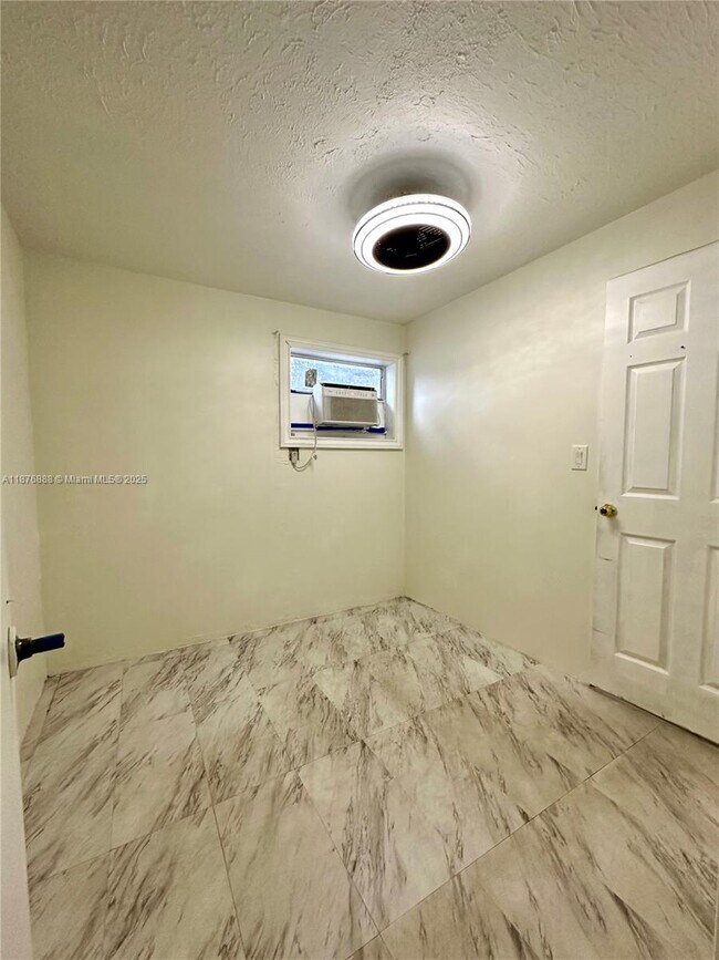 Building Photo - 4161 SW 56th Terrace