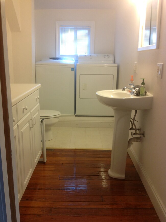 Half Bath and Laundry - 4124 W Pine Blvd