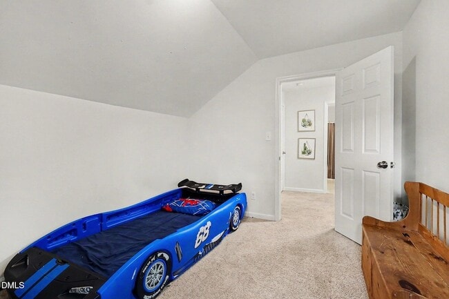 Building Photo - 302 Hutchins Dr
