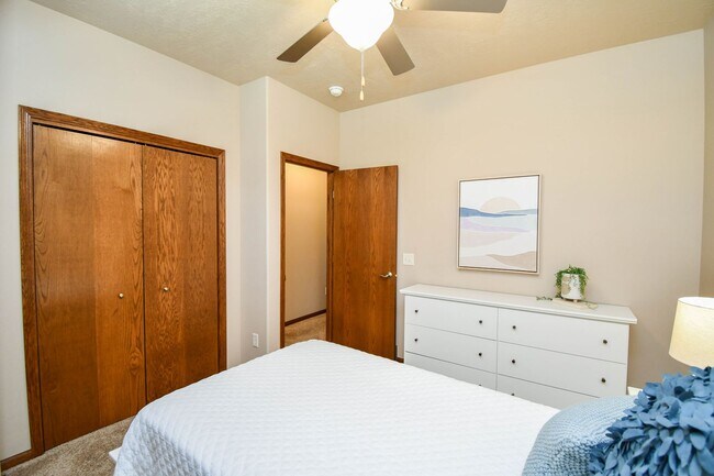 Building Photo - South Sioux Falls Rental with Open Layout ...