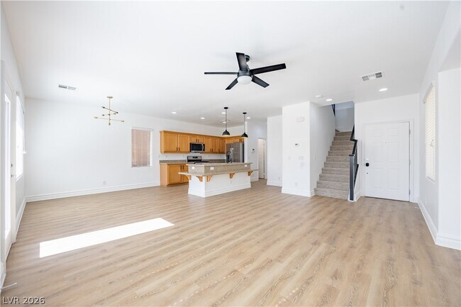 Building Photo - 212 Fairway Woods Dr